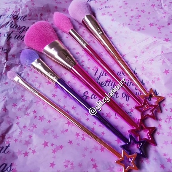 🧚🏻‍♀️Tarte Limited Edition Pretty Things & Fairy Wings Brush Set🧚🏻‍♀️ - Picture 3 of 3